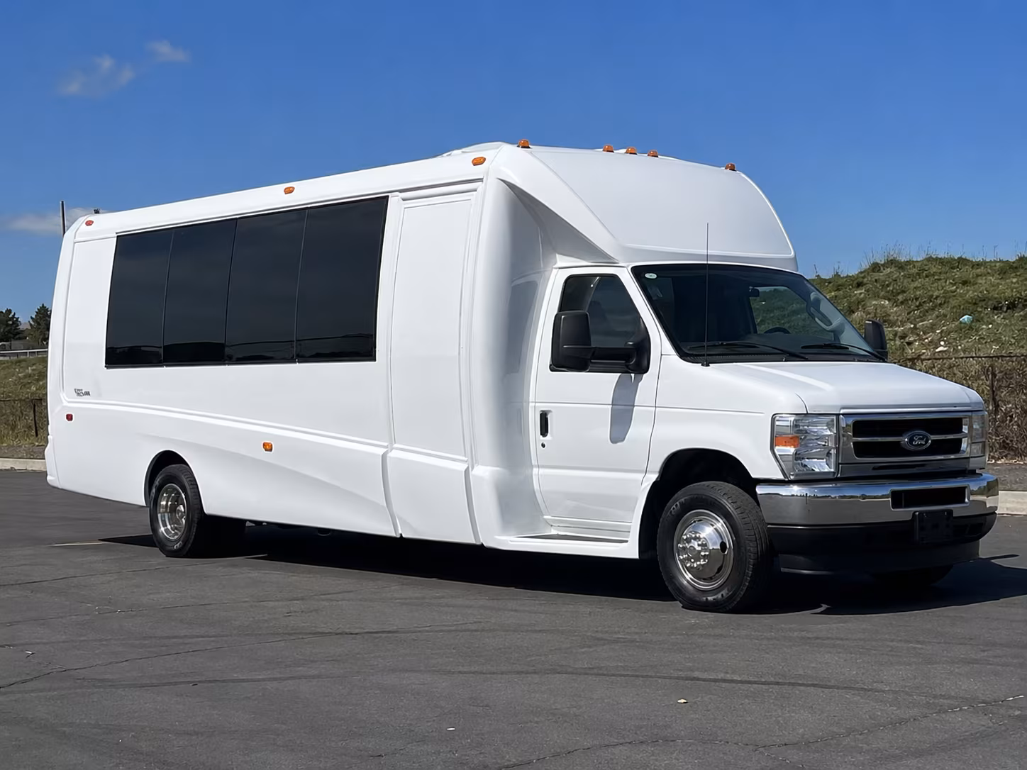 Buena Park Birthday, Sweet 16, & Quinceañera Party Bus Rentals