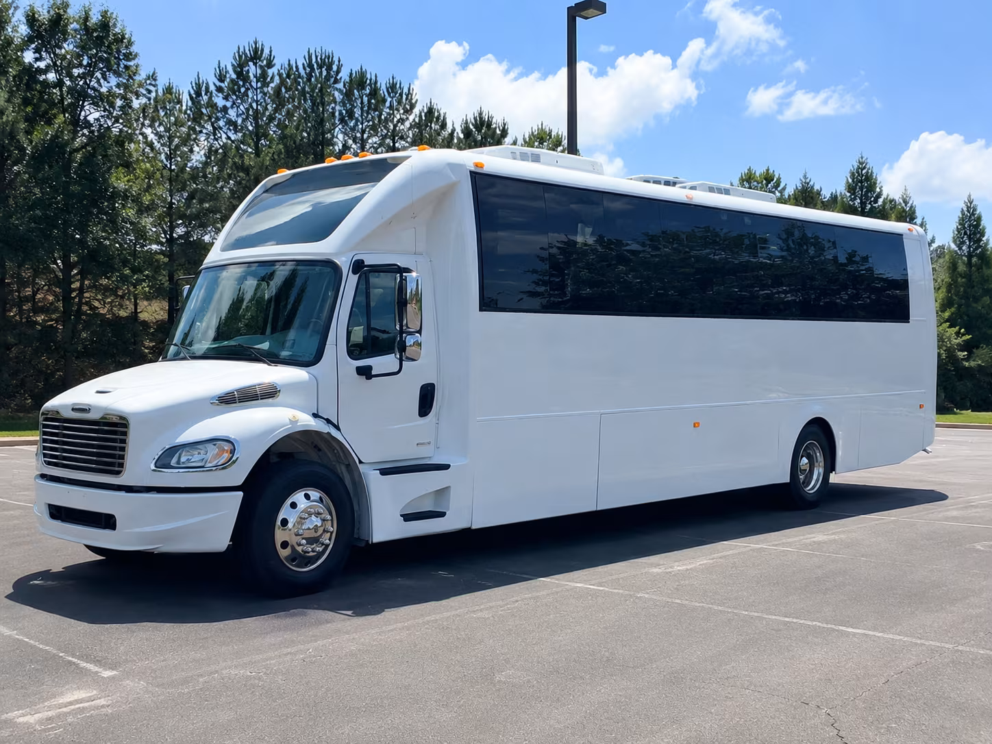 Lakewood Birthday, Sweet 16, & Quinceañera Transportation party bus exterior