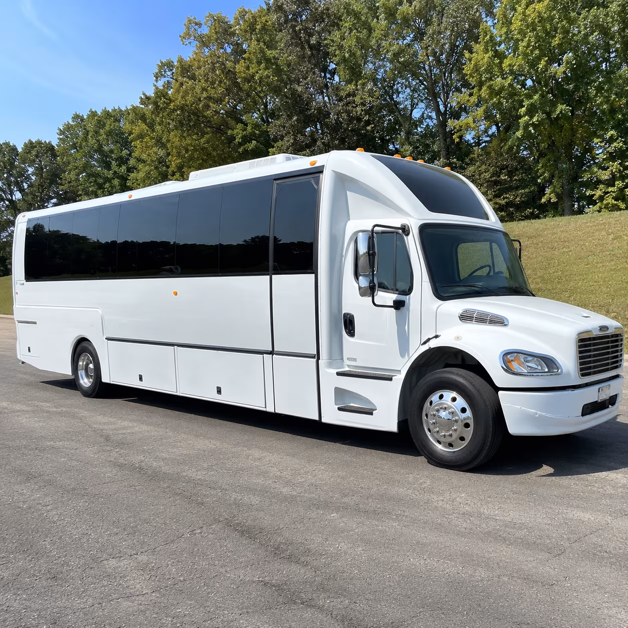 Lakewood Winery Tour & Pub Crawl Transportation party bus exterior