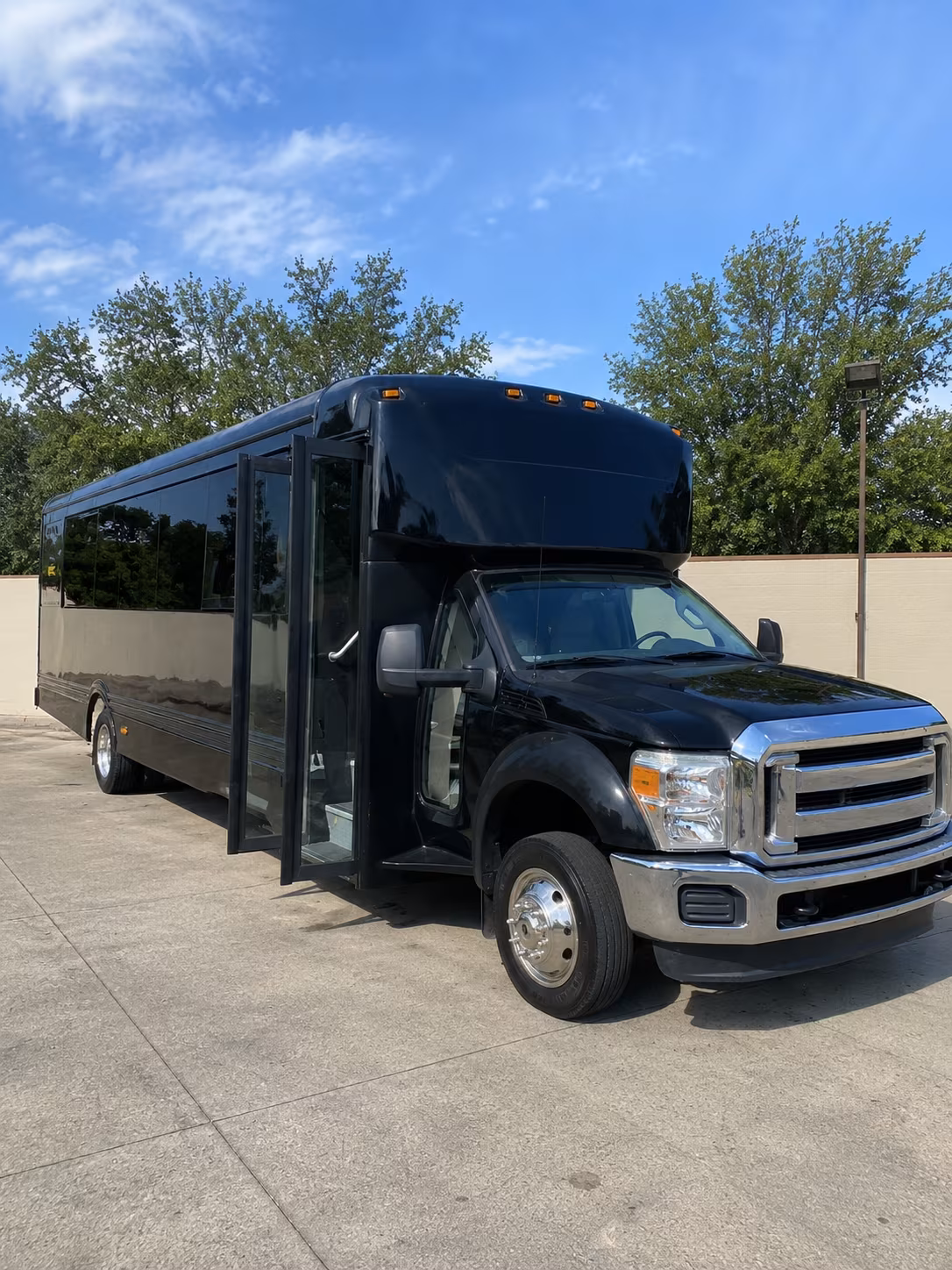 Norwalk Birthday, Sweet 16, & Quinceañera Party Bus Rentals
