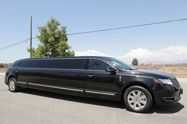 Lakewood 8 Passenger Limo